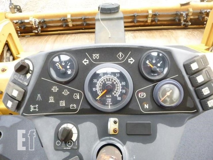 2014-caterpillar-cb64-image-6