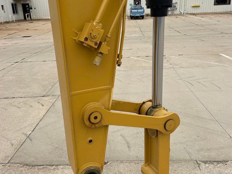 2018-caterpillar-318fl-image-32