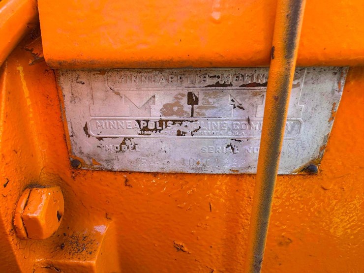minneapolis-moline-445-image-13