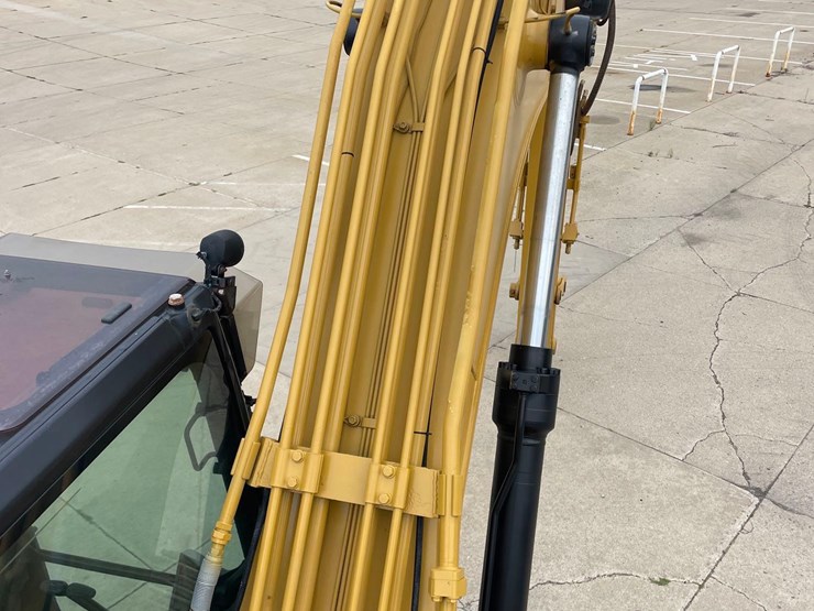 2018-caterpillar-318fl-image-53