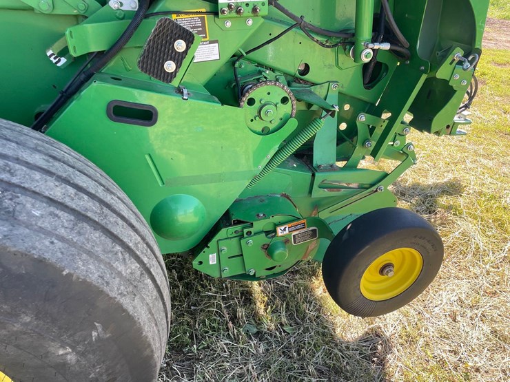 2017-john-deere-569-premium-image-18