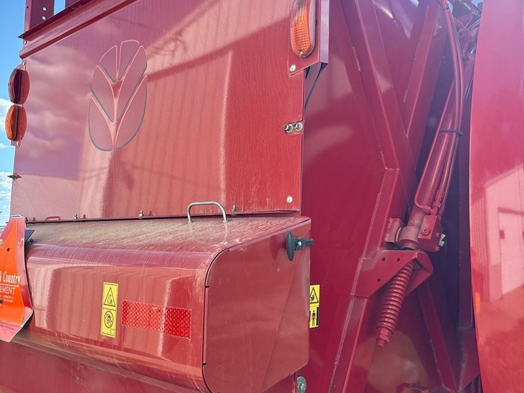 2015-new-holland-roll-belt-560-image-25