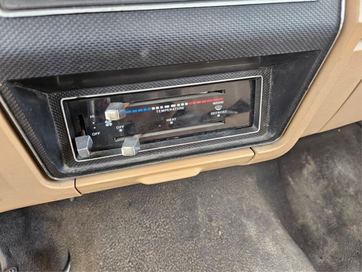 1983-ford-f800-image-38