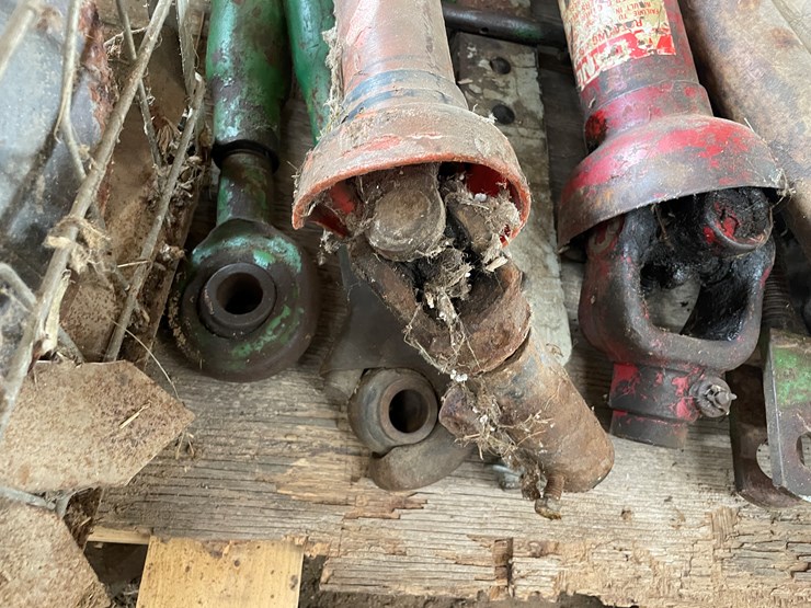 #5558-•-miscellaneous-pto's-and-3-point-parts-image-11