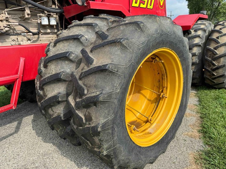 1976-versatile-850-image-7