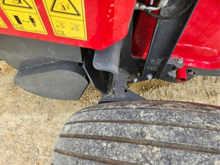 massey-ferguson-1745-image-37