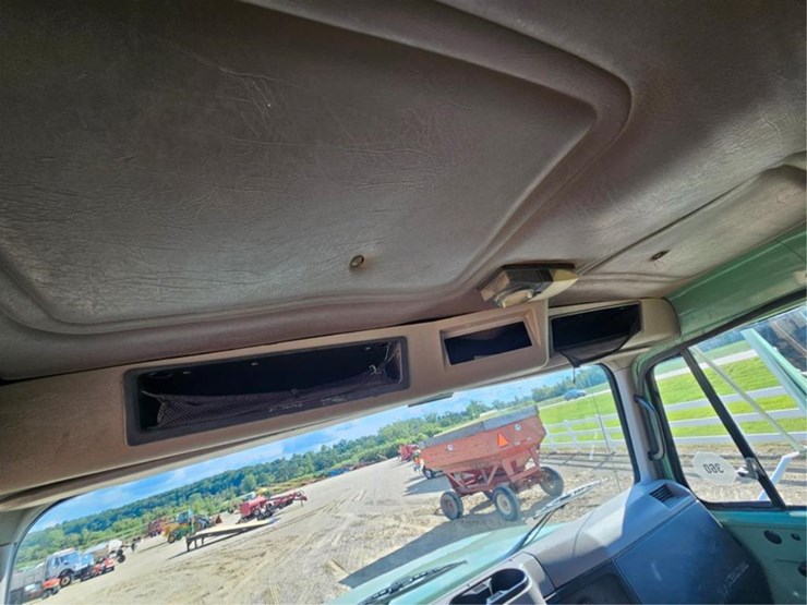 #385-•-1996-ih-4900-crew-cab-dump-truck-image-45