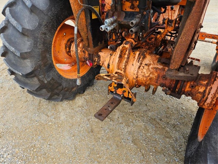 massey-ferguson-383-image-16