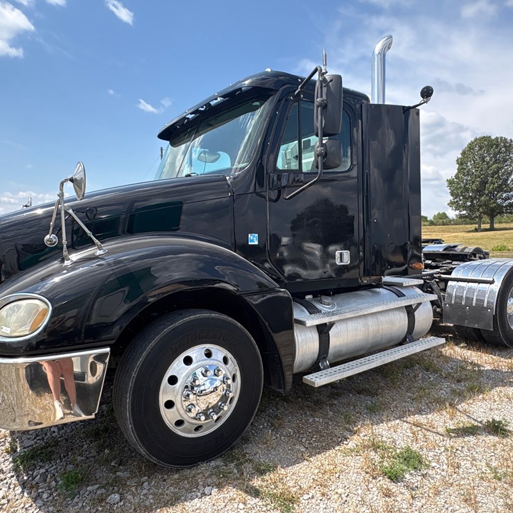 2006 CATERPILLAR 10