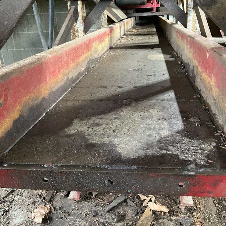 #121 • Vibrating Conveyor