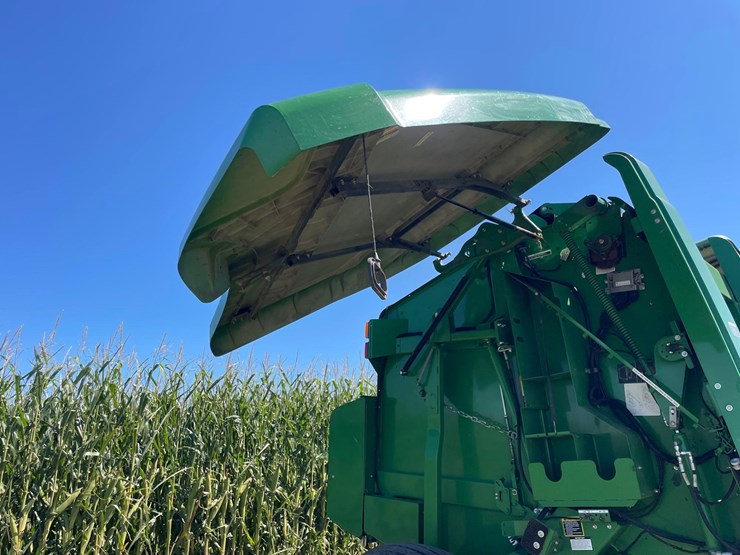 2017-john-deere-569-premium-image-17
