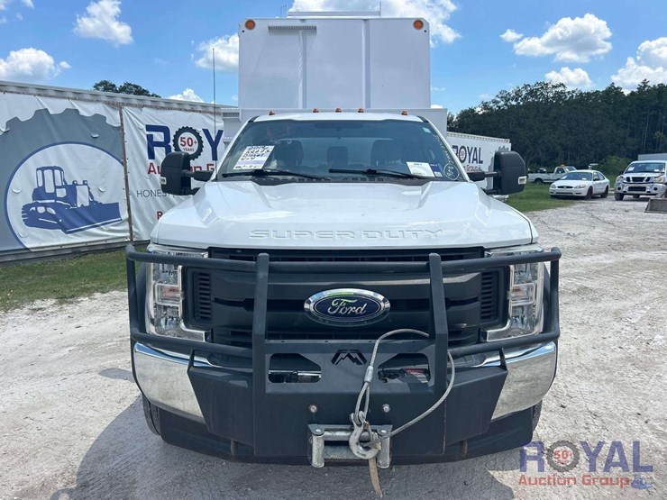 2019-ford-f-550-4x4-ext.-cab-chipper-truck-image-27