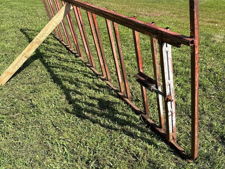 10’-adjustable-steel-sorting-gate-image-10