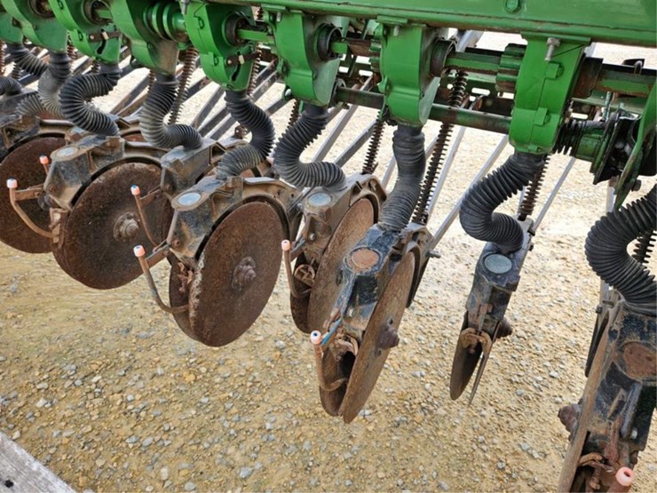 john-deere-8300-image-24