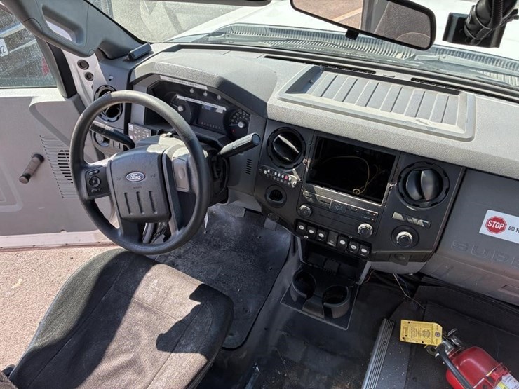 2016-ford-f550-image-15