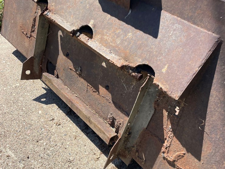 skidloader-56”-bucket-image-5