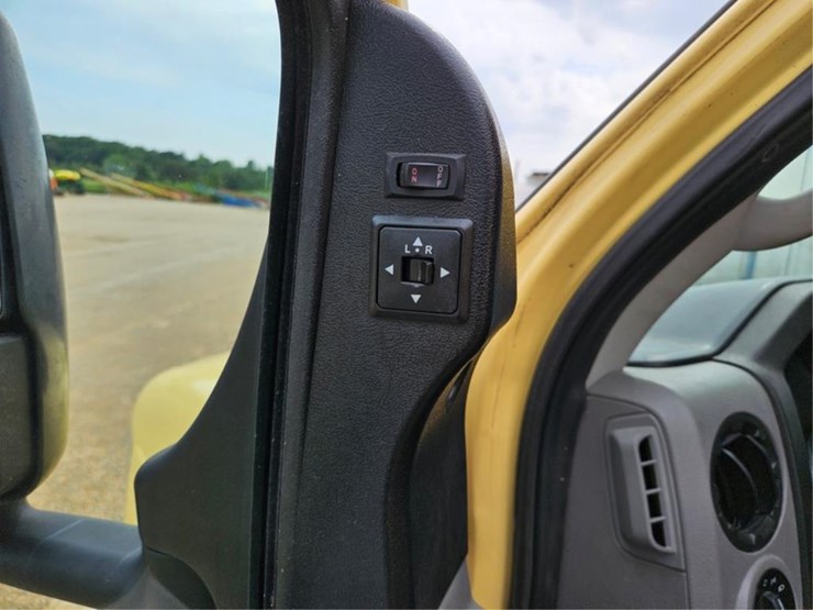 2019-ford-e450-image-36