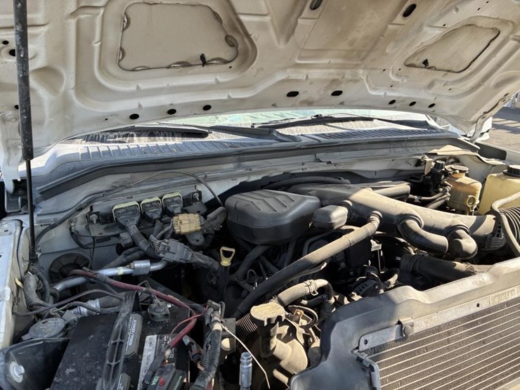 2010-ford-f550-image-9