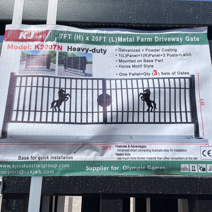 #4026 • Metal Farm Driveway Gate