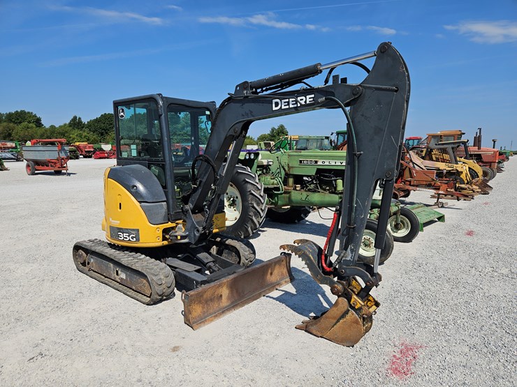 2019-deere-35g-image-1