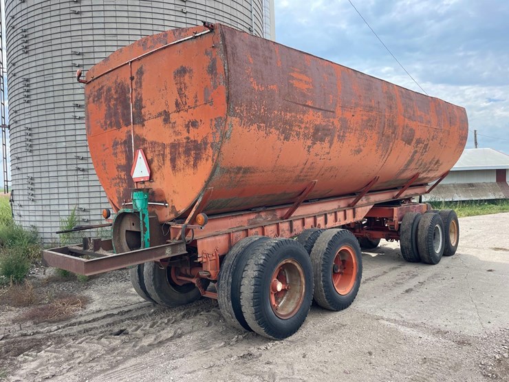 shop-built-10,000-gallon-manure-tank/running-gear-image-4