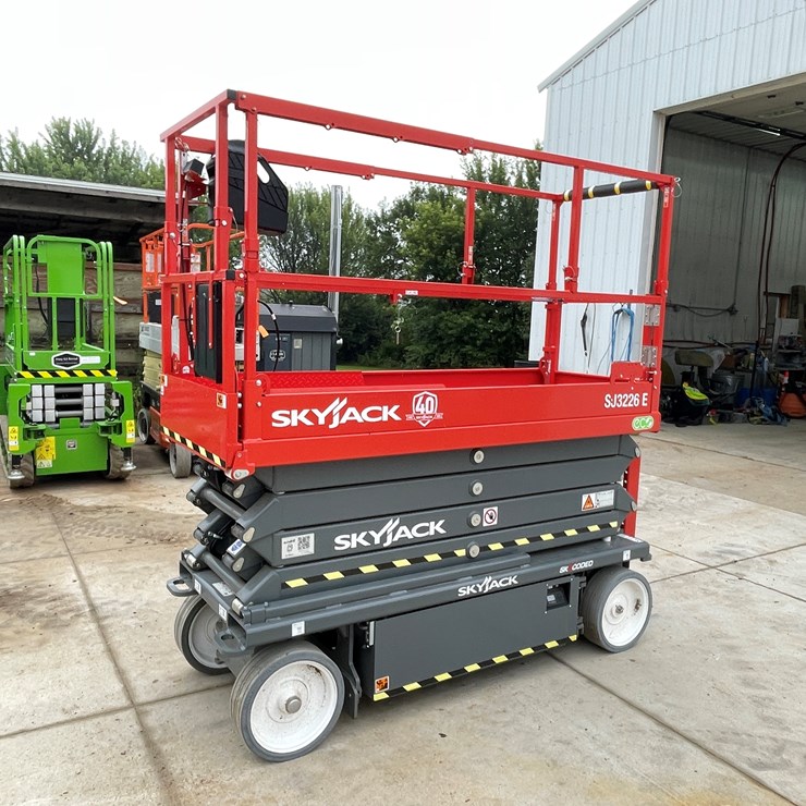 #122 • 2025 Skyjack SJ3226E Scissors Lift