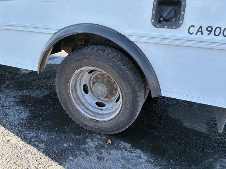 2012-ford-f550-image-5