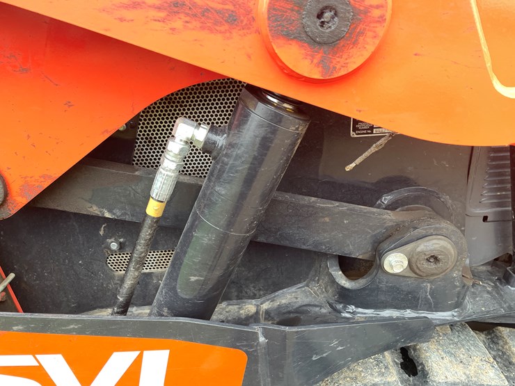 kubota-svl65-2-image-16