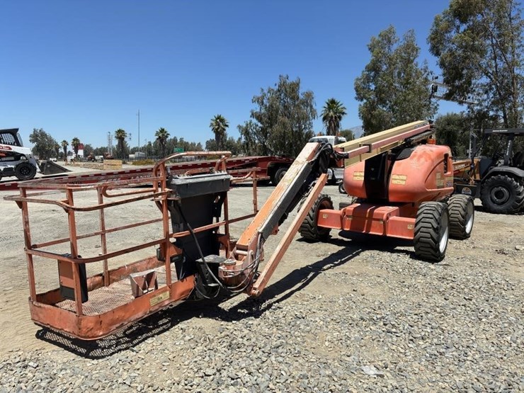 2013-jlg-600aj-image-1