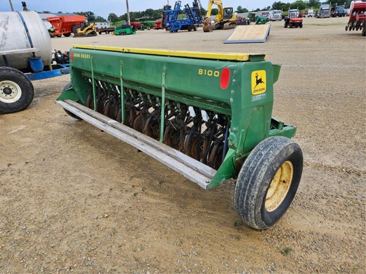 john-deere-8100-image-5