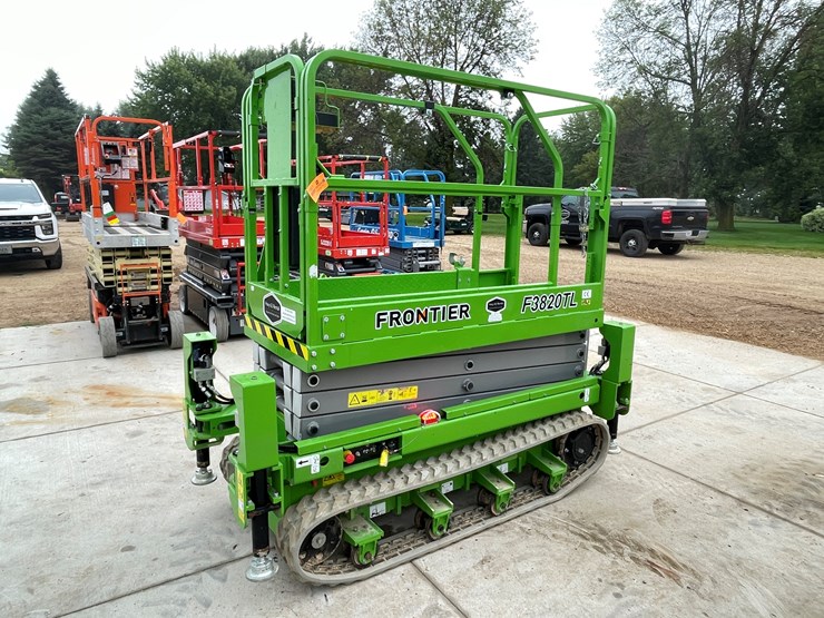 #120-•-2024-frontier-f3820tl-track-drive-scissors-lift-with-outriggers-image-1