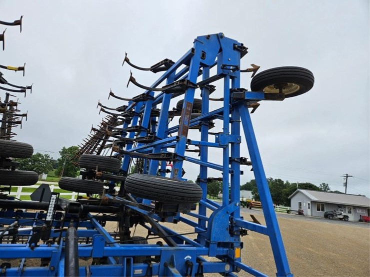 new-holland-st250-image-23