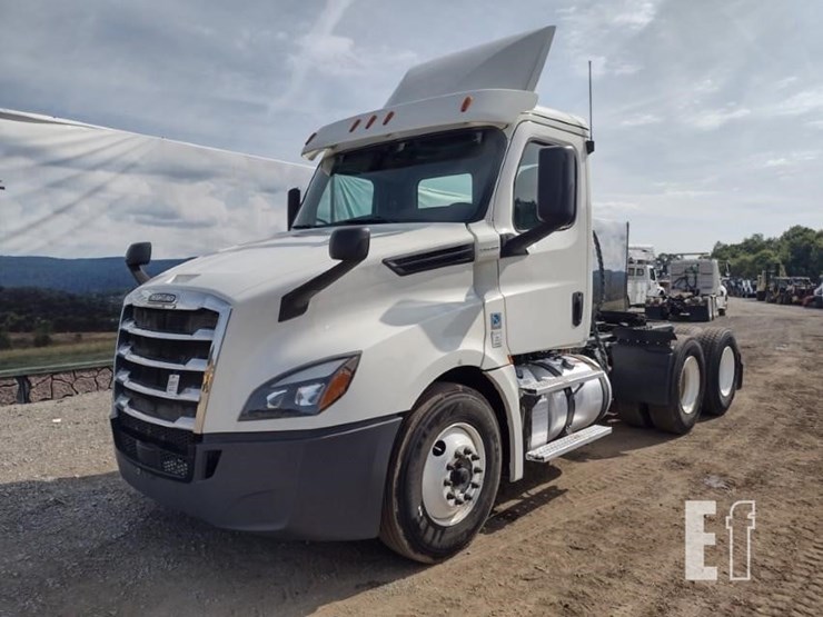 2018-18-freightliner-cascadia-truck-tractor^title^-9514-image-32
