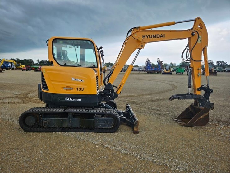 #382-•-2017-hyundia-rolex-60cr-9a-excavator-image-6