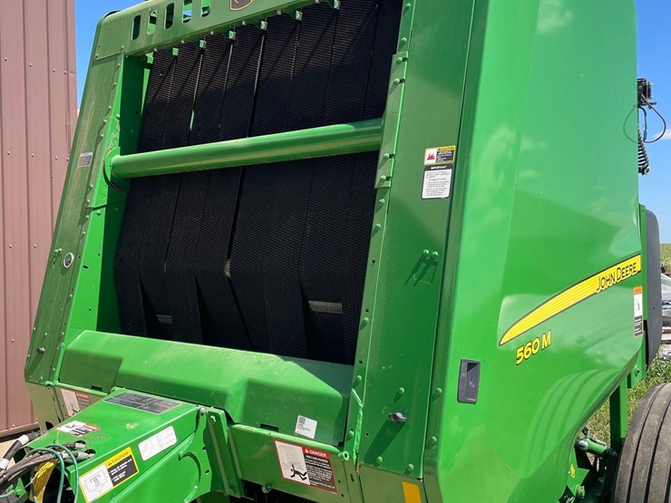 2021-john-deere-560m-image-17
