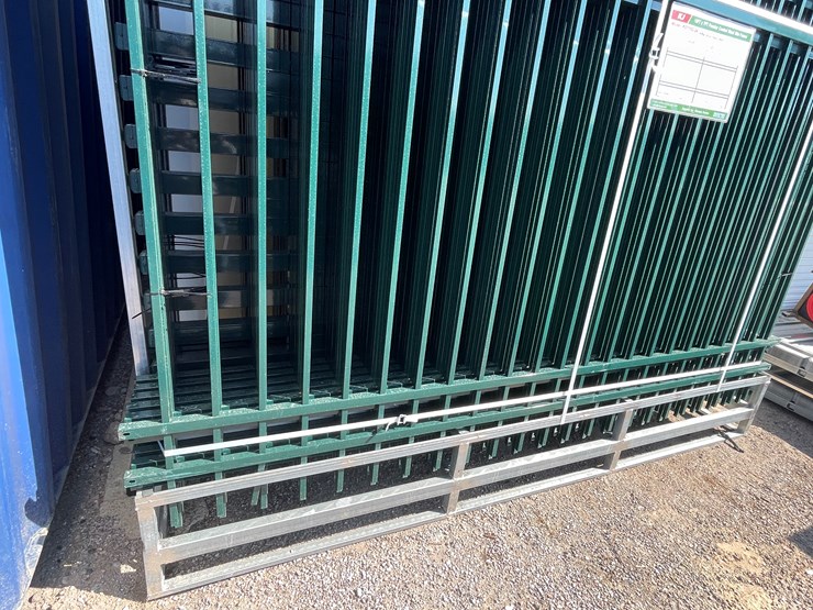 #4010-•-powder-coated-steel-site-fence-image-4