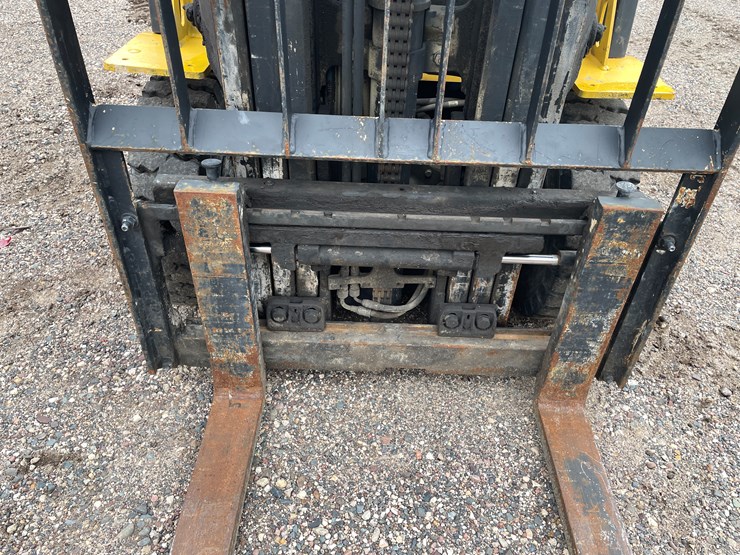 #140-•-2016-yale-glp040-lp-gas-4,000-lb-forklift-image-26