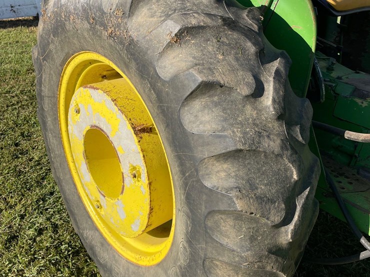 john-deere-2040-image-10