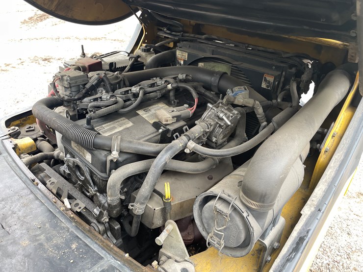 #140-•-2016-yale-glp040-lp-gas-4,000-lb-forklift-image-31