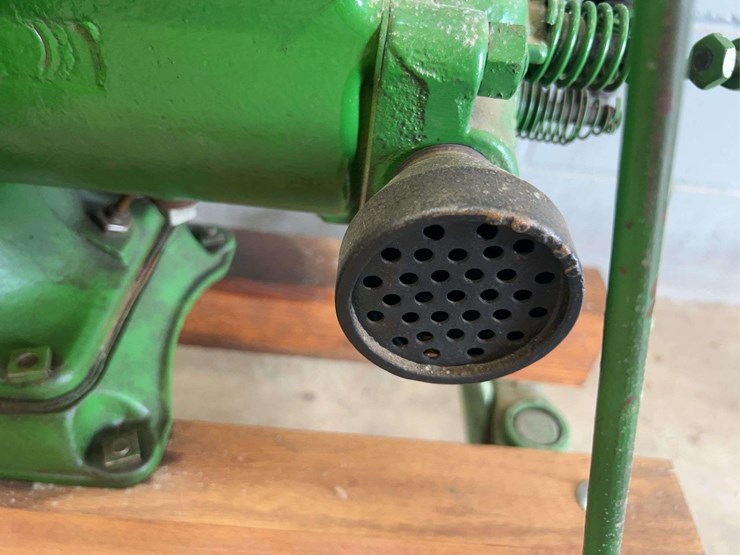 john-deere-e-1-1/2hp-engine-image-14