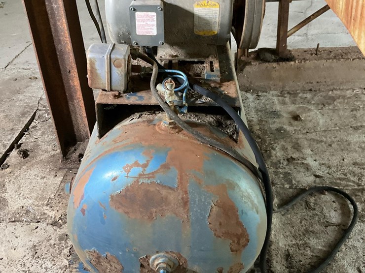 #139-•-air-compressor-image-5