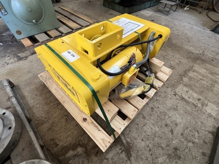 2022-yale-y80-electric-wire-rope-hoist-image-1