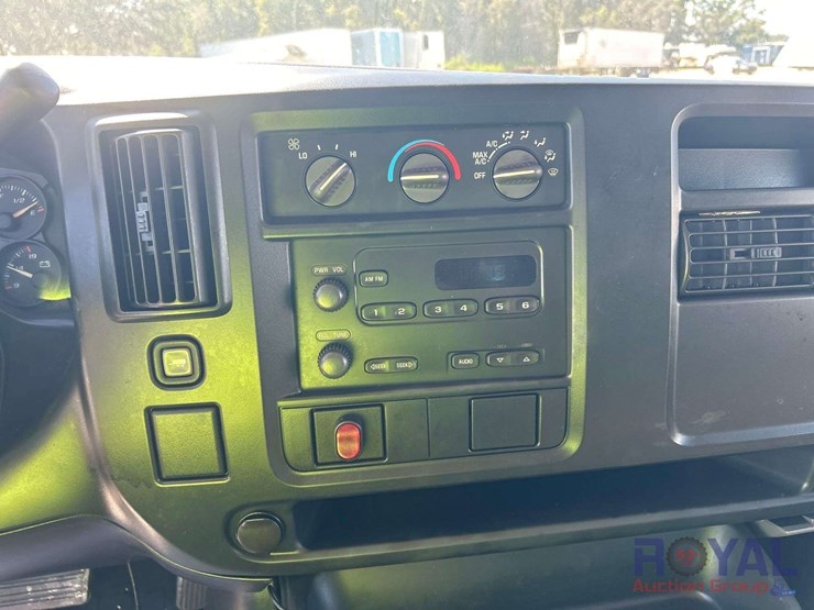 2006-chevrolet-express-2500-cargo-van-image-16