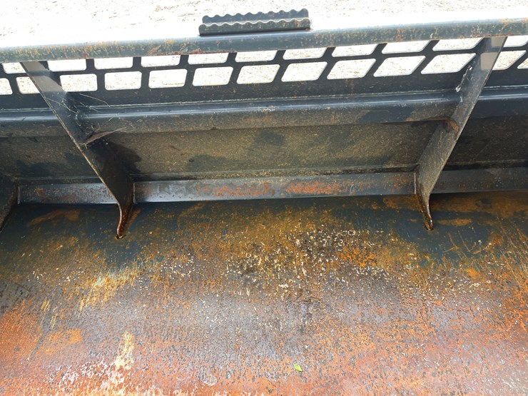 #188-•-stout-skid-steer-mount-84"-snow-bucket-image-11