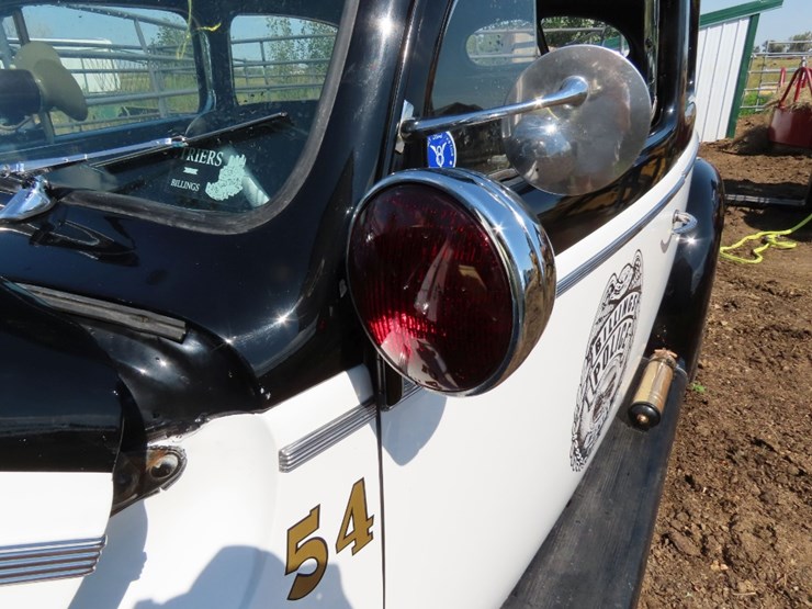 1940-ford-deluxe-cop-car-image-19