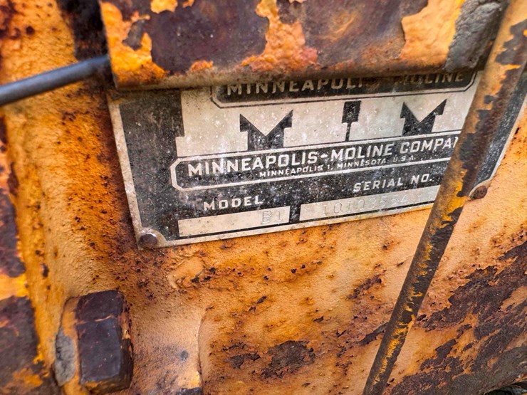 minneapolis-moline-445lp-tractor-image-12