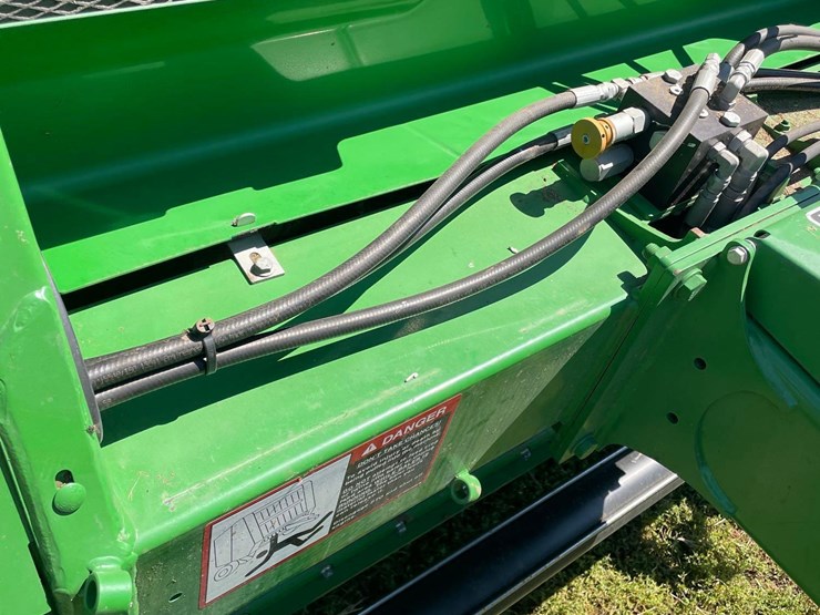 2019-john-deere-560m-image-43
