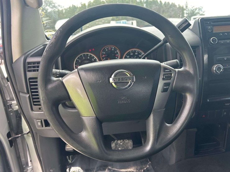2013-nissan-titan-image-9
