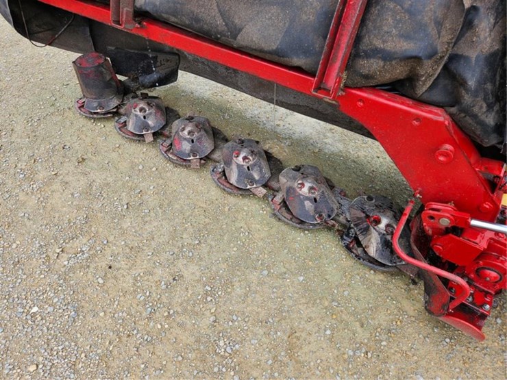 new-holland-h6740-image-10