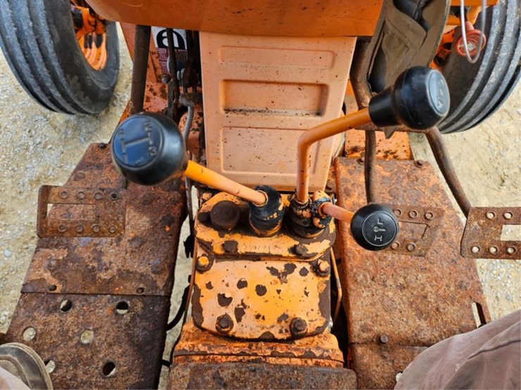 massey-ferguson-383-image-26